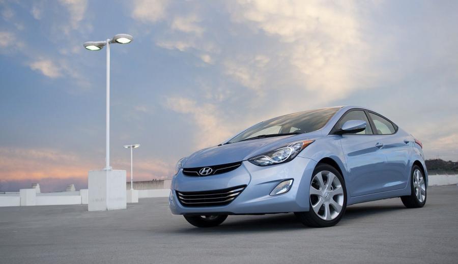  Hyundai Elantra 2011 года  (фото 3 из 144)
